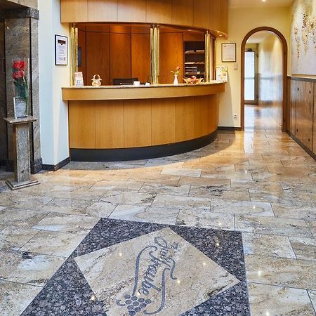 Hotel Zur Traube Velbert Buitenkant foto