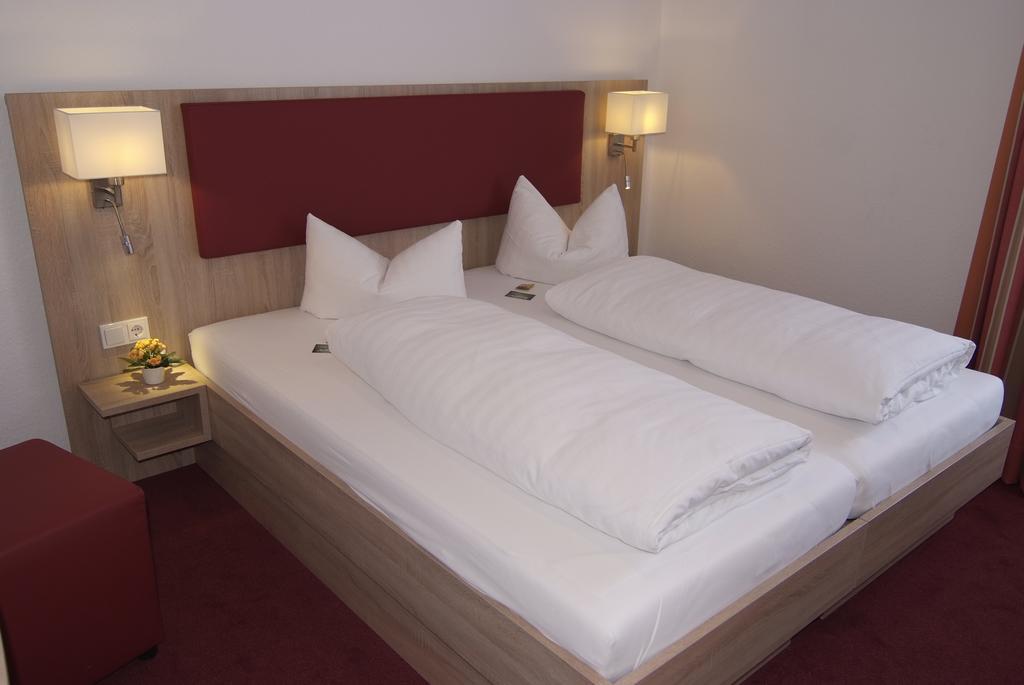 Hotel Zur Traube Velbert Buitenkant foto
